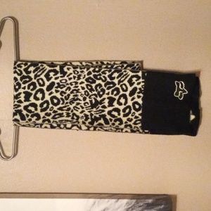 FOX snow leopard scarve